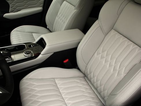 New 2025 Mitsubishi Outlander SEL image 5