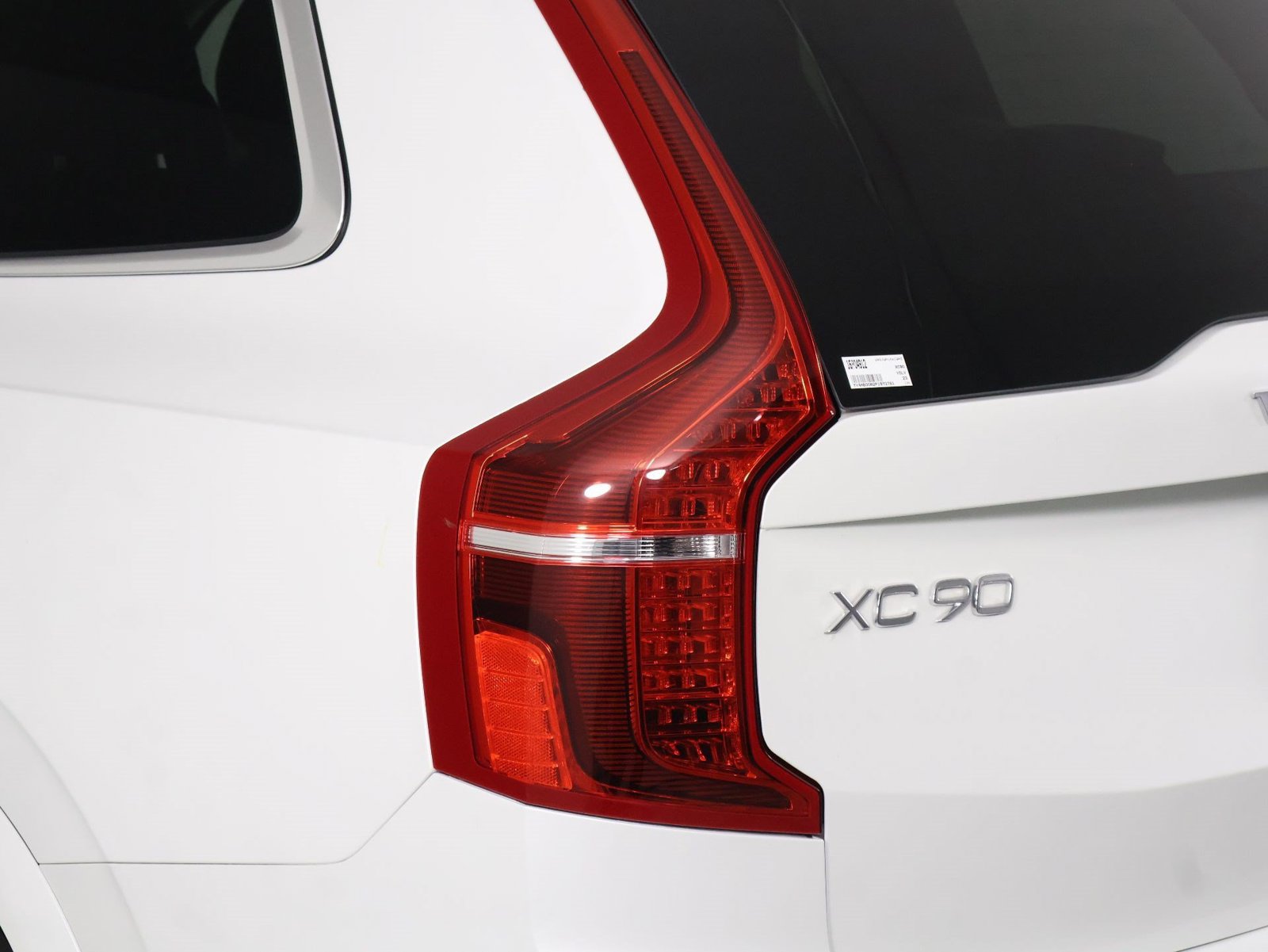 Certified 2023 Volvo XC90 T8 Ultimate AWD/4WD image 18
