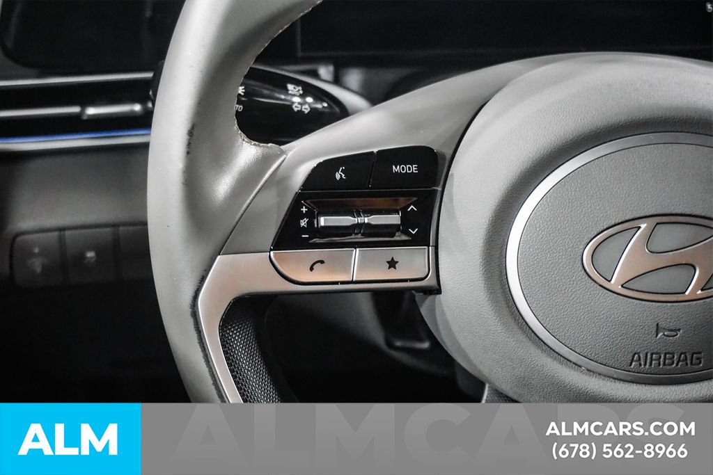 Used 2025 Hyundai Elantra SEL FWD image 26