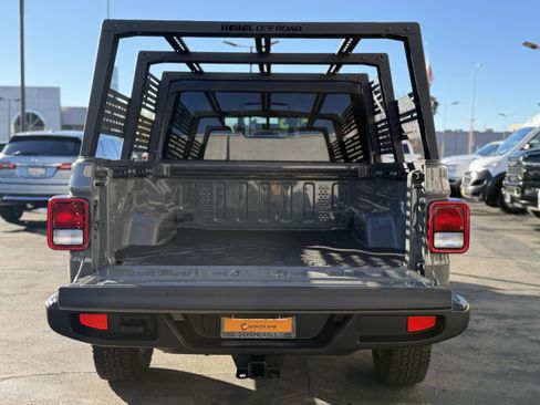 Certified 2022 Jeep Gladiator Sport image 12