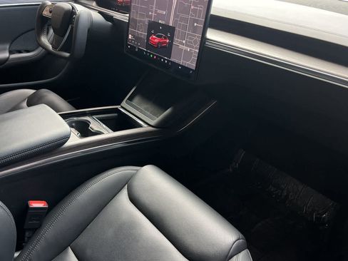 Used 2022 Tesla Model S AWD/4WD image 17