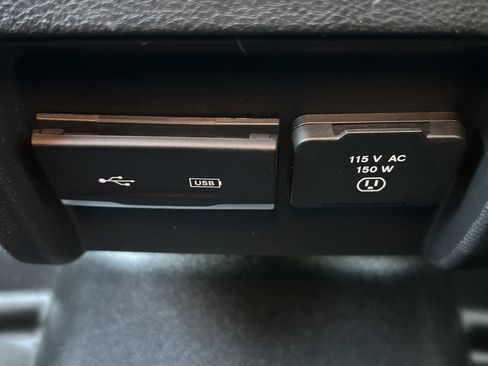 Used 2019 Jeep Cherokee Limited AWD/4WD image 37
