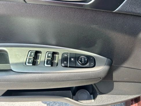 Used 2020 Kia Optima LX image 23