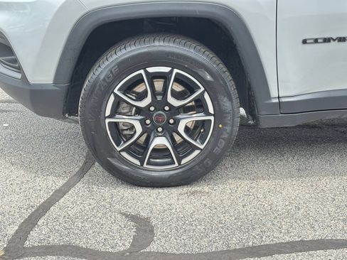Used 2025 Jeep Compass Trailhawk AWD/4WD image 29