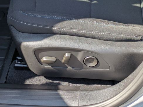 Used 2026 Chevrolet Equinox EV LT image 12