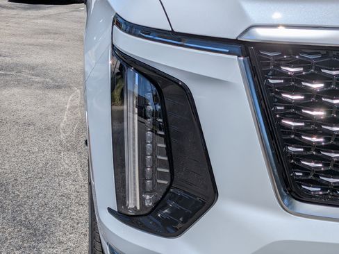 New 2026 Cadillac Escalade ESV Luxury image 10