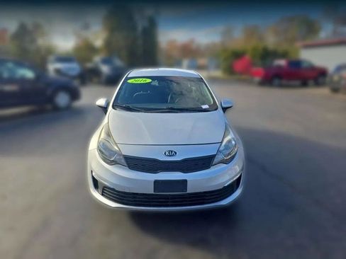 Used 2016 Kia Rio LX image 2