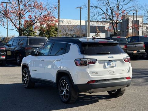 Certified 2024 Jeep Compass Limited image 9