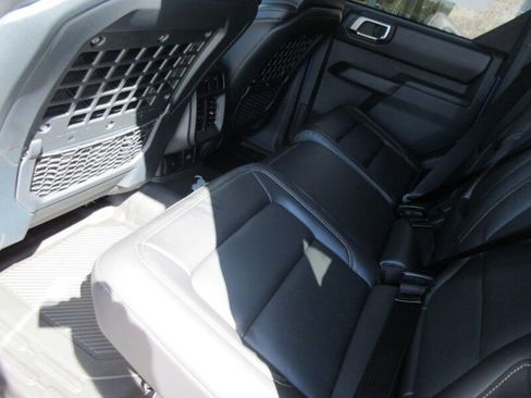 New 2025 Ford Bronco Badlands image 18