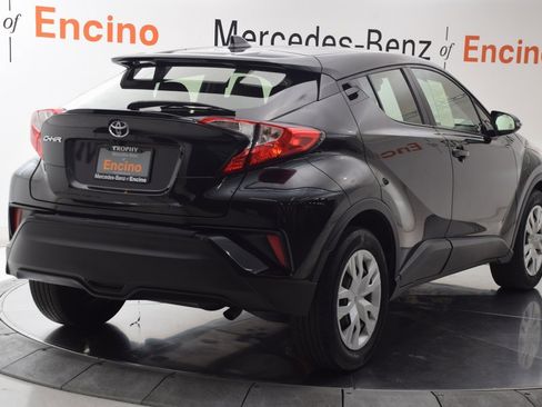 Used 2021 Toyota C-HR LE image 6