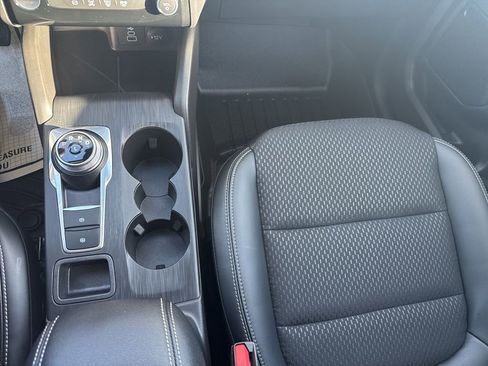 Certified 2025 Ford Escape SE image 35