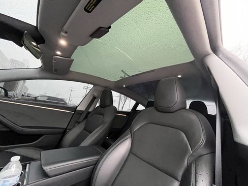 Used 2025 Tesla Model 3 Long Range image 32