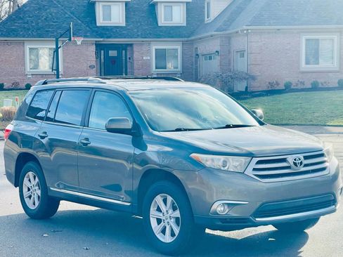 Used 2012 Toyota Highlander SE image 11
