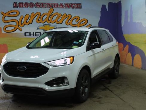 Used 2022 Ford Edge SEL w/ Sport Appearance Package image 2
