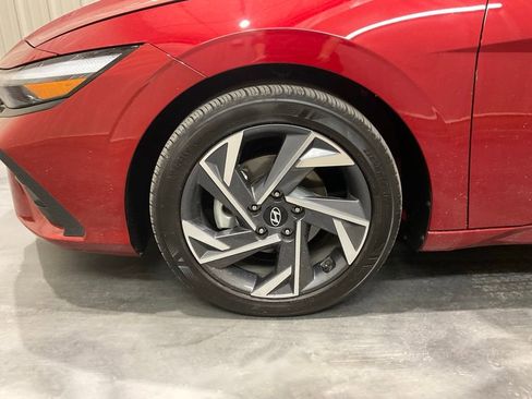 Used 2025 Hyundai Elantra Sport image 6