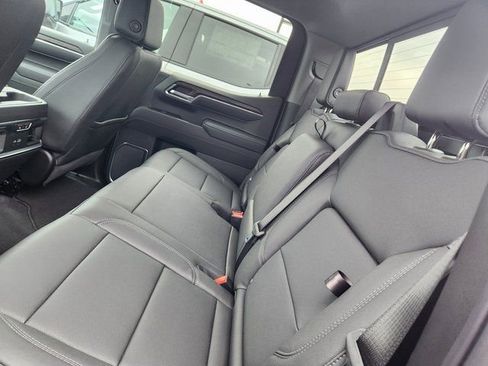 New 2026 GMC Sierra 1500 SLT image 8