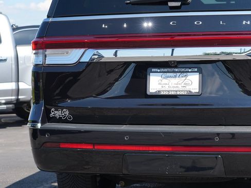 Used 2023 Lincoln Navigator Reserve AWD/4WD image 10