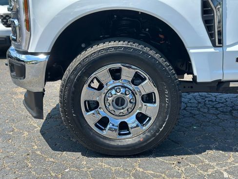 Used 2025 Ford F250 Lariat w/ Chrome Package AWD/4WD image 31