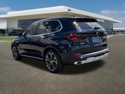 New 2026 BMW X5 xDrive50e image 7