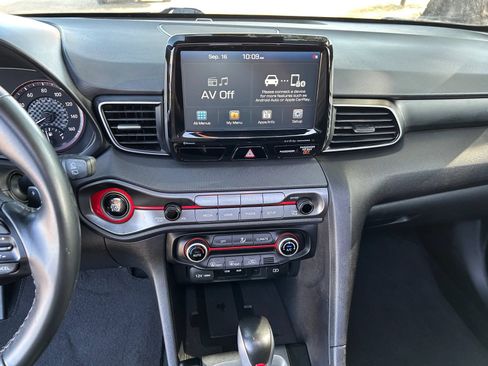 Used 2020 Hyundai Veloster 2.0 Premium FWD image 18