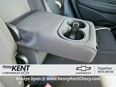 Used 2023 GMC Terrain SLE w/ Driver Convenience Package image 12