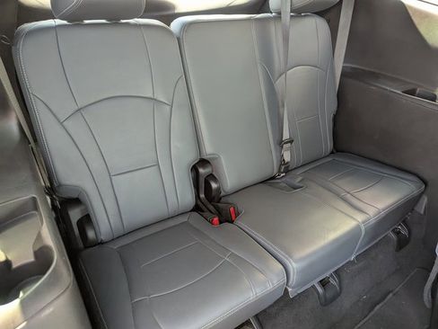 Used 2024 Buick Enclave Premium image 35