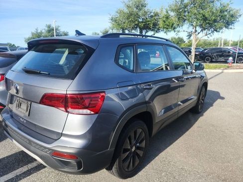 Used 2022 Volkswagen Taos S image 2