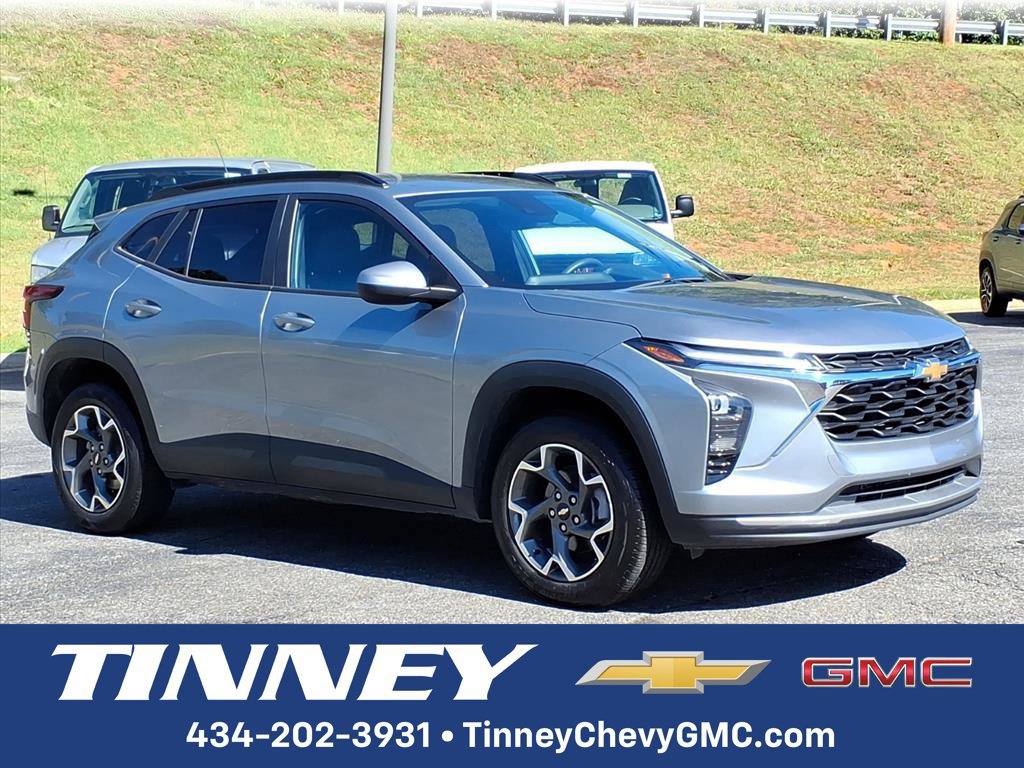 Used 2024 Chevrolet Trax LT FWD image 1