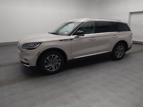 Used 2021 Lincoln Aviator 2WD image 2
