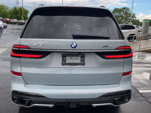 Used 2024 BMW X7 xDrive40i w/ Executive Package AWD/4WD image 3