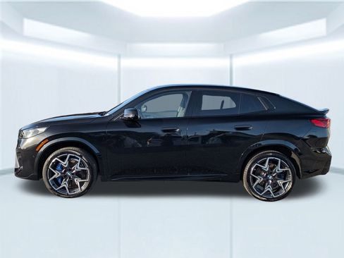 Used 2025 BMW X2 M35i w/ Premium Package image 2
