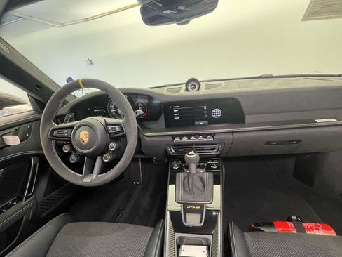 Certified 2025 Porsche 911 GT3 RS RWD image 19