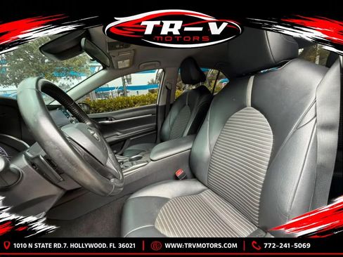 Used 2023 Toyota Camry SE FWD image 11
