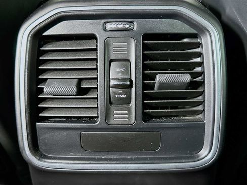 Certified 2021 Porsche Macan S image 26