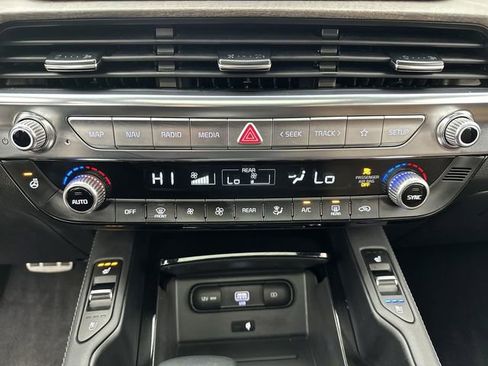 Used 2021 Kia Telluride SX w/ SX Prestige Package image 22