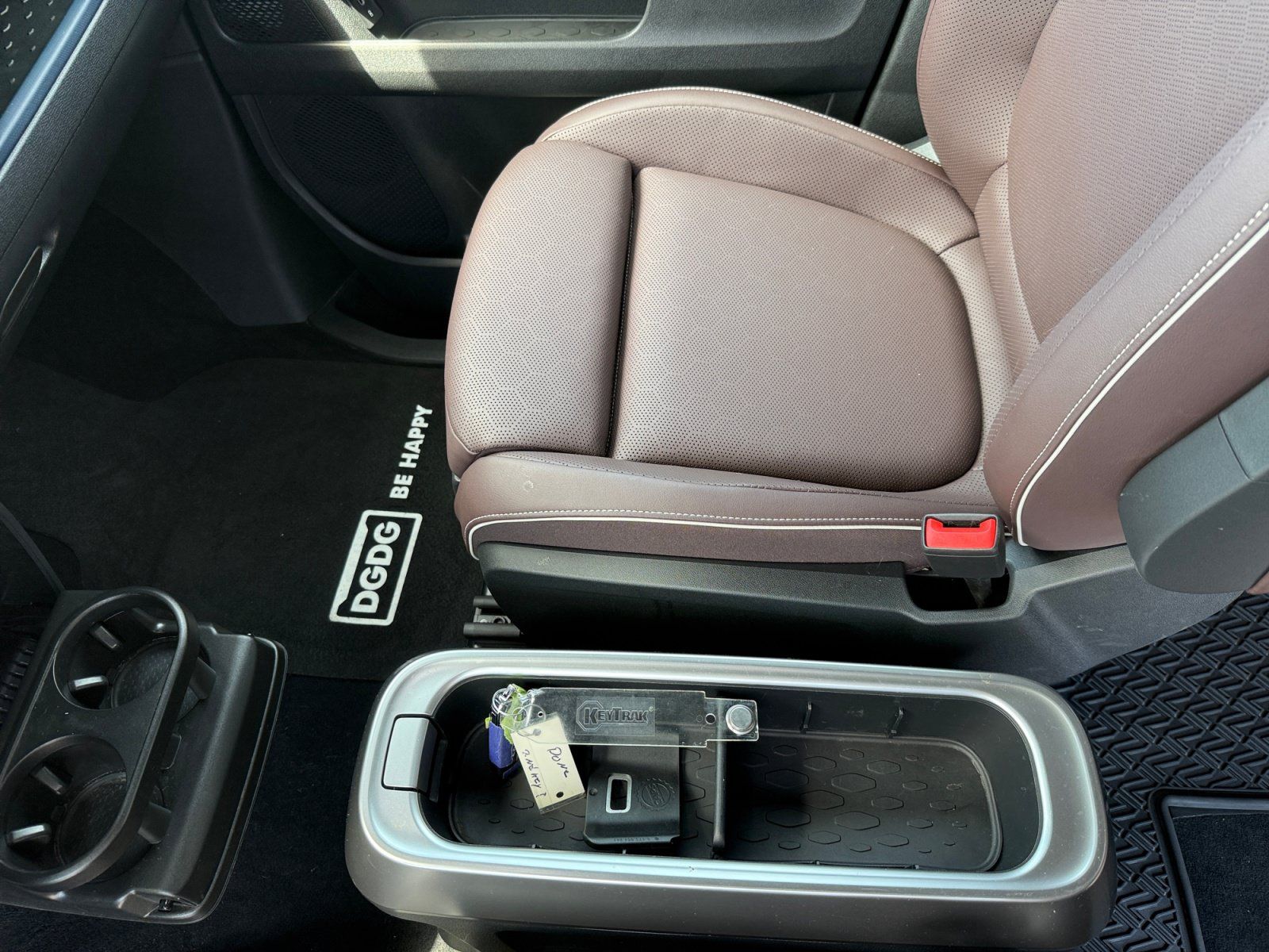 Certified 2025 Volkswagen ID. Buzz Pro S RWD image 14