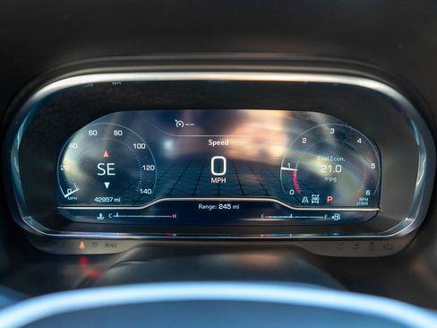 Used 2024 GMC Yukon SLT w/ SLT Luxury Package image 24