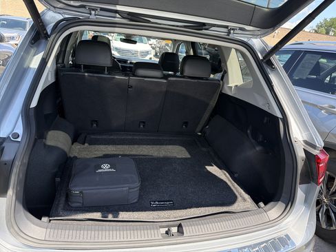 Used 2024 Volkswagen Tiguan SE w/ Panoramic Sunroof Package AWD/4WD image 26