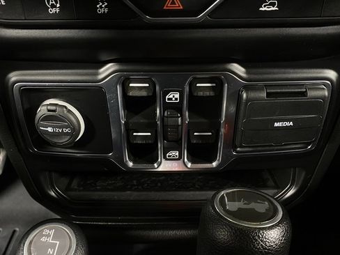 Used 2021 Jeep Wrangler Unlimited Sport AWD/4WD image 22