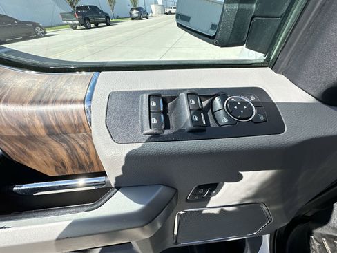 Used 2020 Ford F150 Lariat AWD/4WD image 23