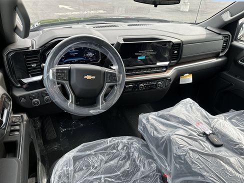 New 2025 Chevrolet Silverado 1500 LT image 8