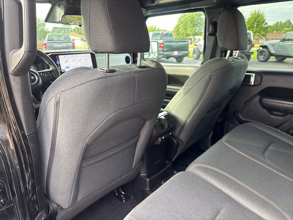 Used 2025 Jeep Wrangler Unlimited Sport S 4xe AWD/4WD image 27