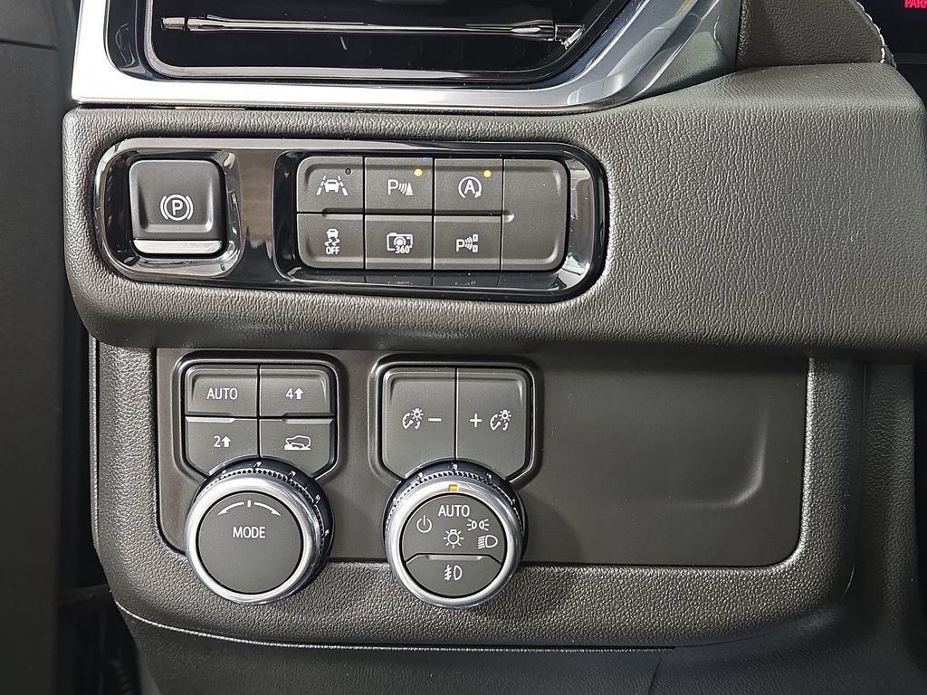 Used 2026 GMC Yukon XL Denali AWD/4WD image 22