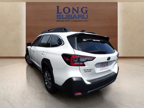 Used 2025 Subaru Outback Premium image 10