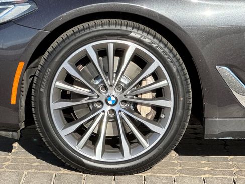 Used 2021 BMW 530i w/ Convenience Package image 31
