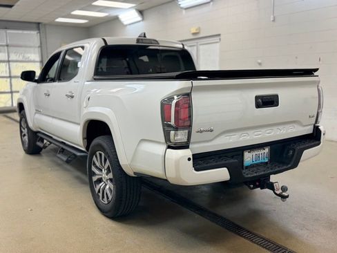 Used 2022 Toyota Tacoma Limited AWD/4WD image 8