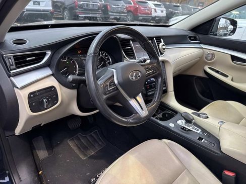 Used 2019 INFINITI QX50 Essential w/ Premium Heat Package image 18