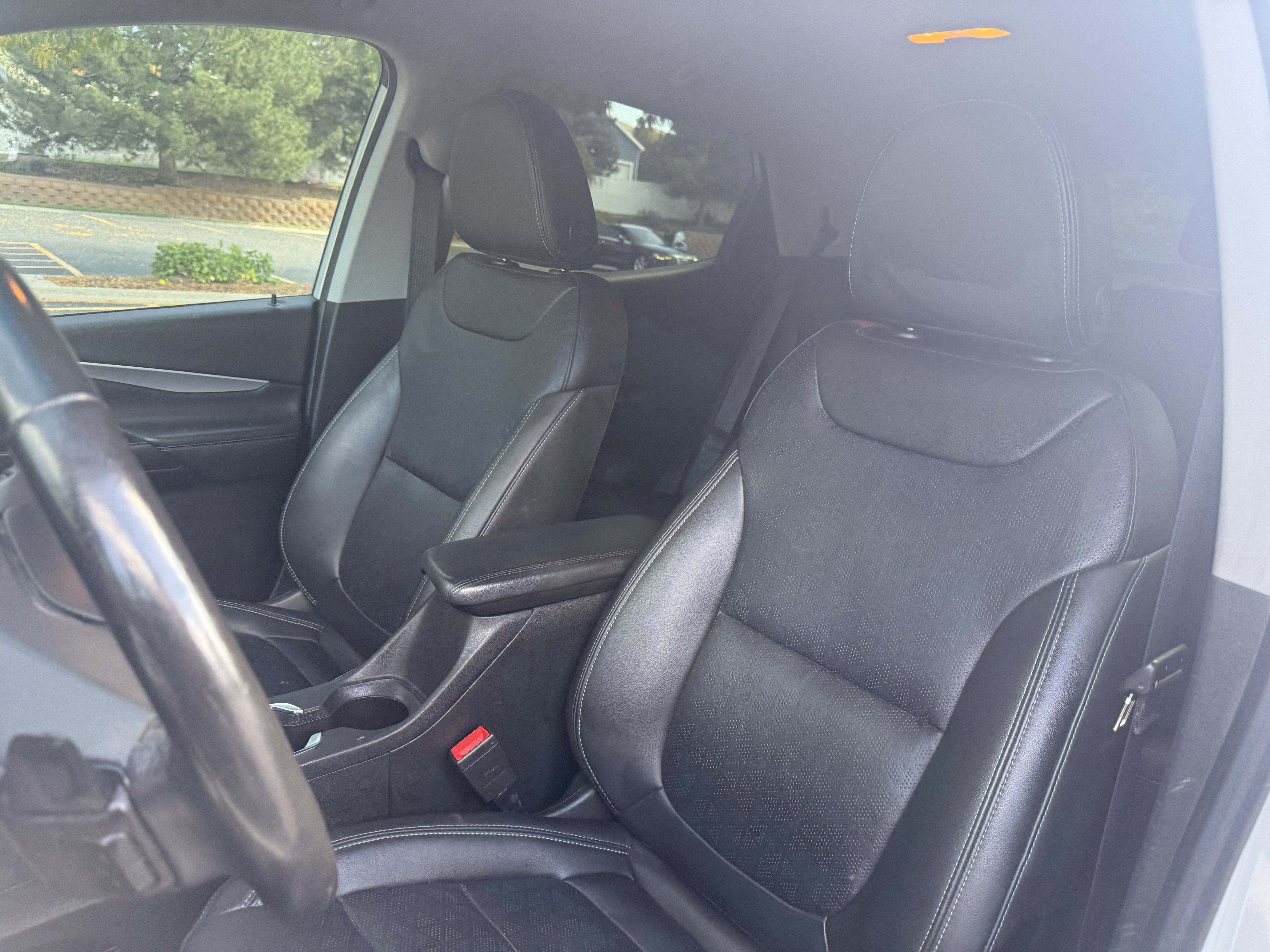 Used 2022 Chevrolet Bolt LT w/ Infotainment Package FWD image 13