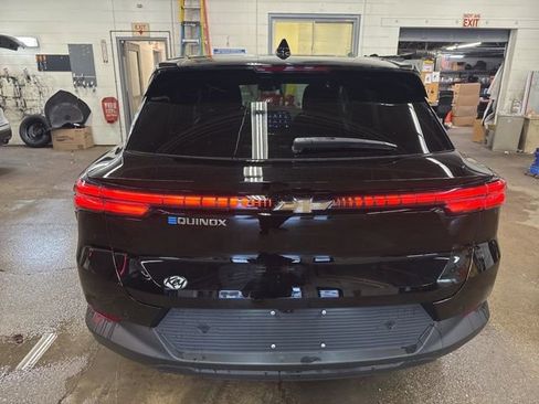 New 2026 Chevrolet Equinox EV LT image 5