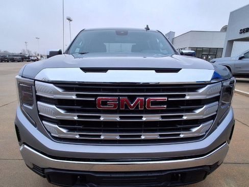 New 2026 GMC Sierra 1500 SLE image 3
